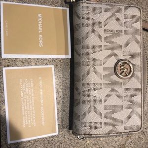 MICHAEL KORS WIRSTLET/smart phone wallet
